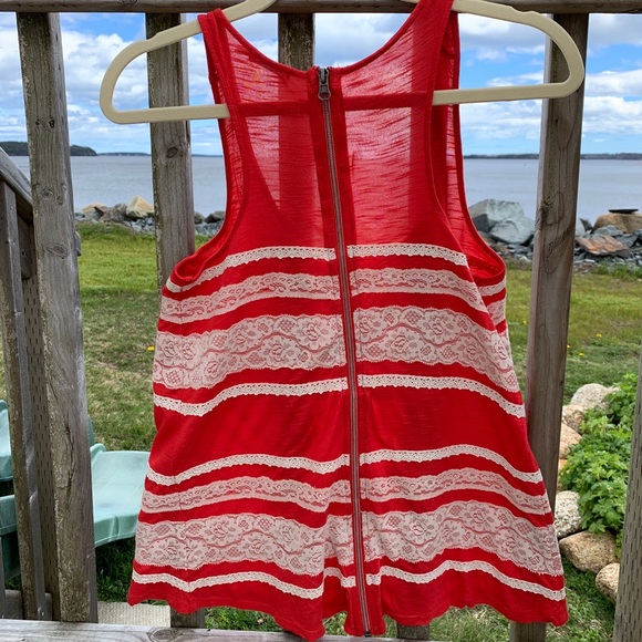 Anthropologie Kimchi Blue Red Lace Sleeveless Top - Picture 3 of 6